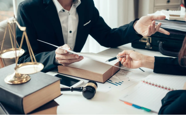 Understanding the Role of an Attorney Criminal Lawyer in Your Legal Battle